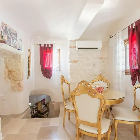Trullo Corvetta Vila *